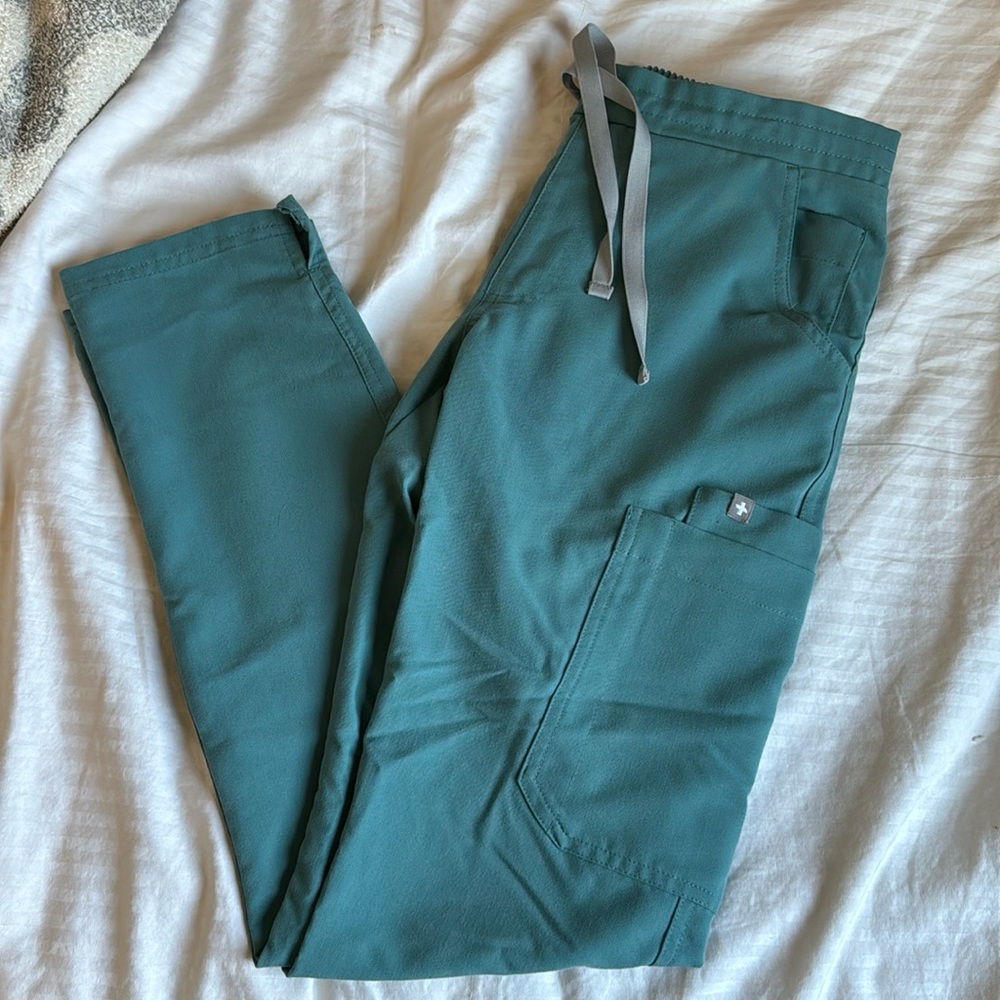 Figs scrubs